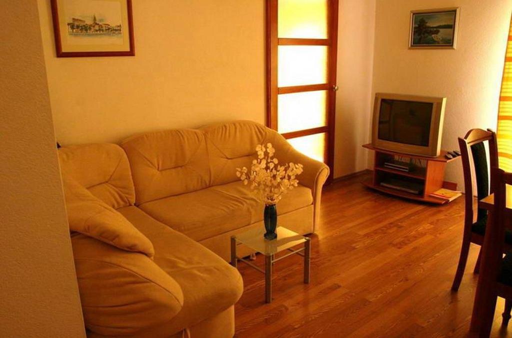 Apartments Z Дуги Рат Екстериор снимка