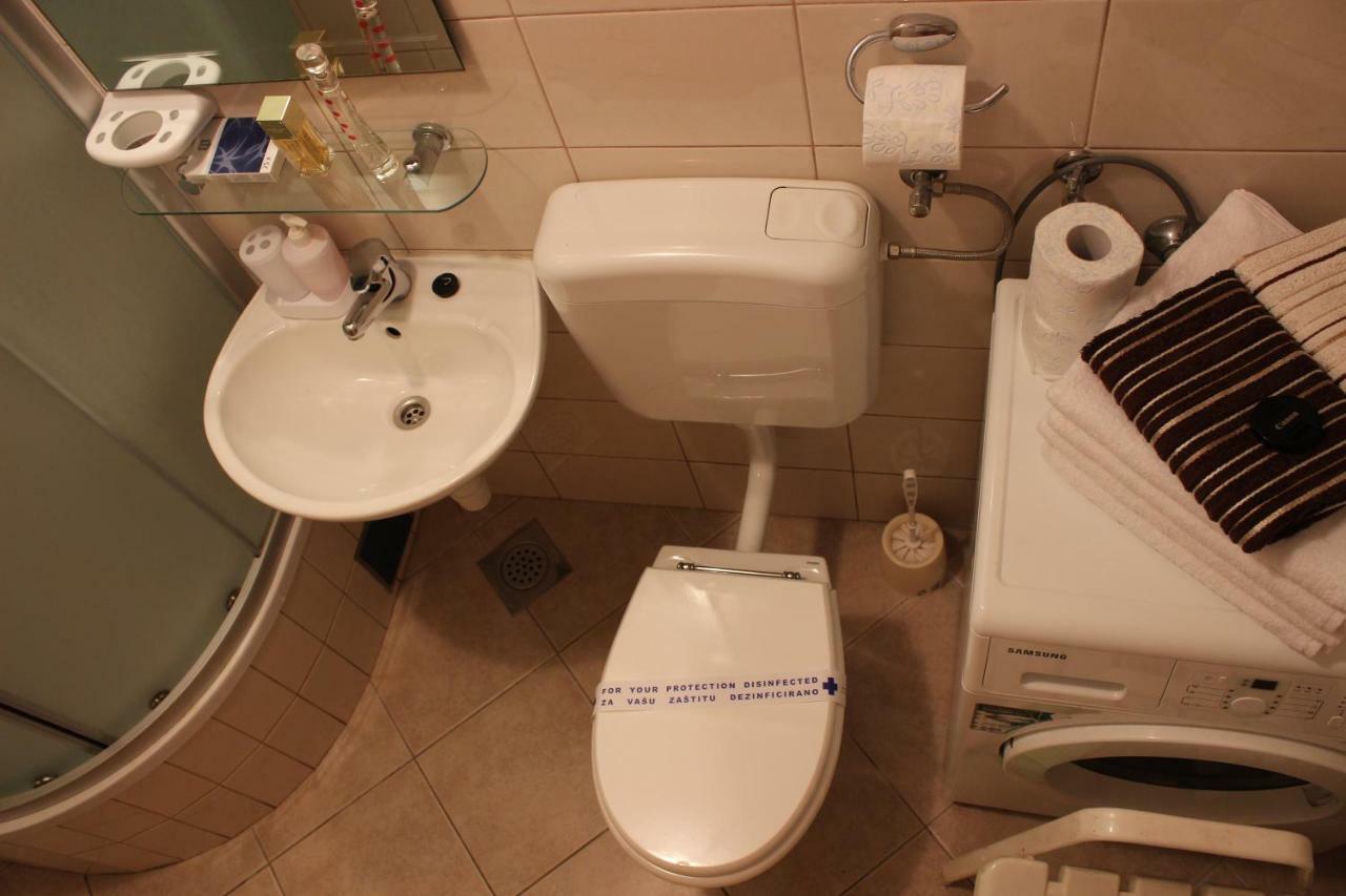 Apartments Z Дуги Рат Екстериор снимка
