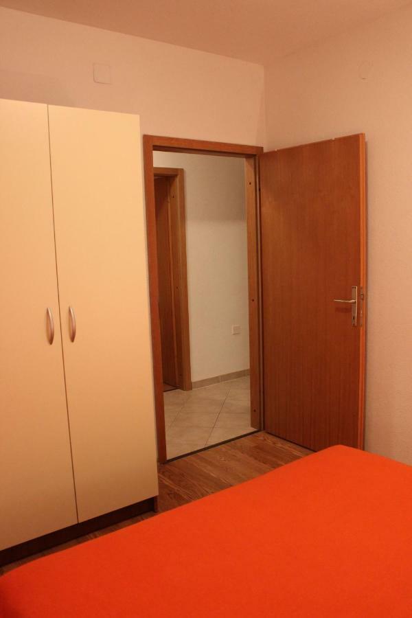 Apartments Z Дуги Рат Екстериор снимка