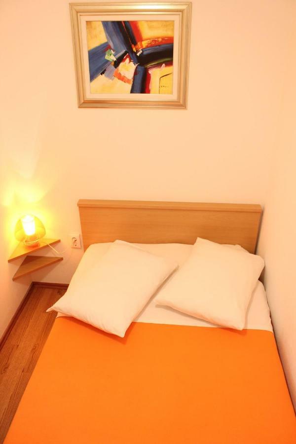 Apartments Z Дуги Рат Екстериор снимка